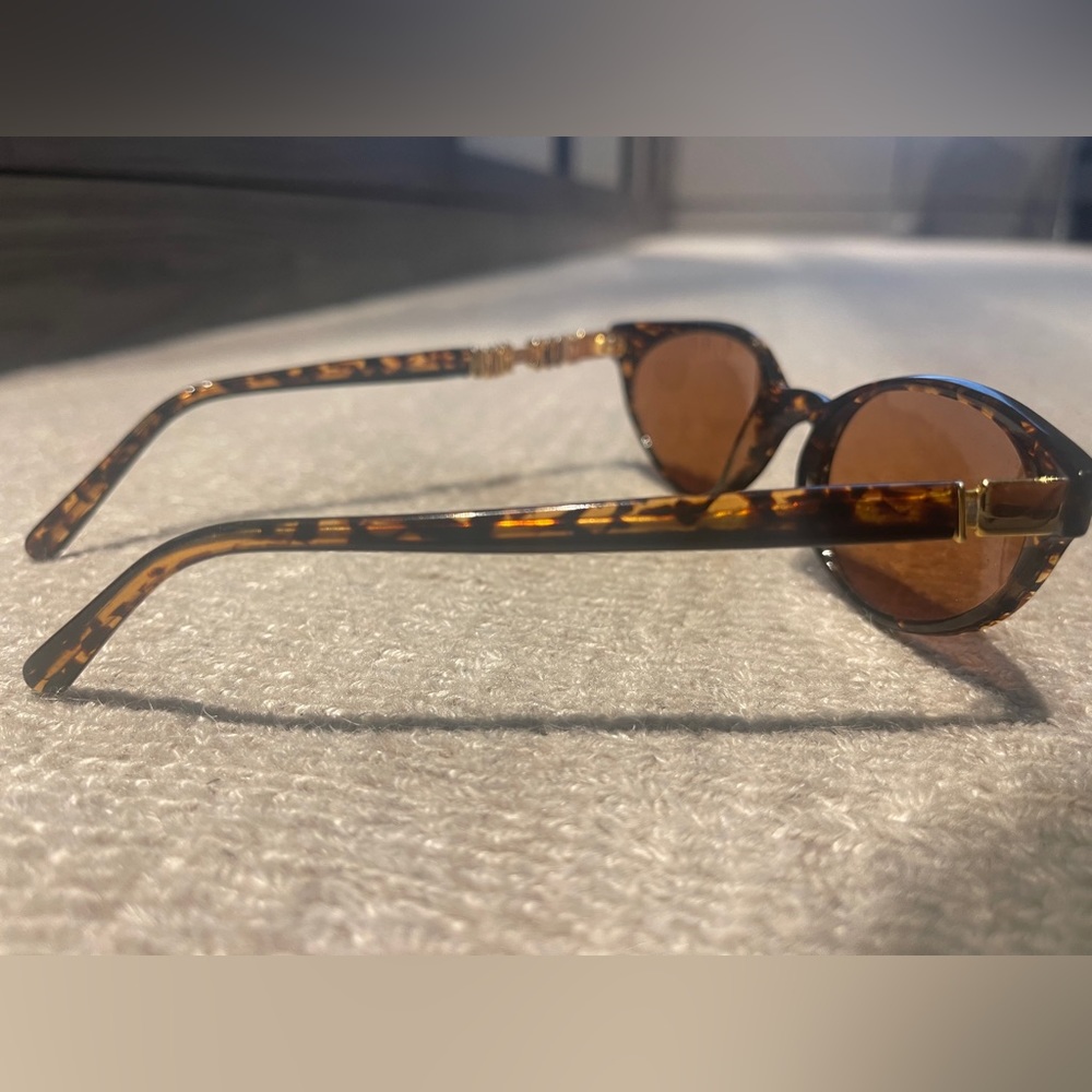 Cats eye glasses
